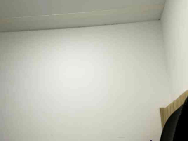 Sara_muscle webcam