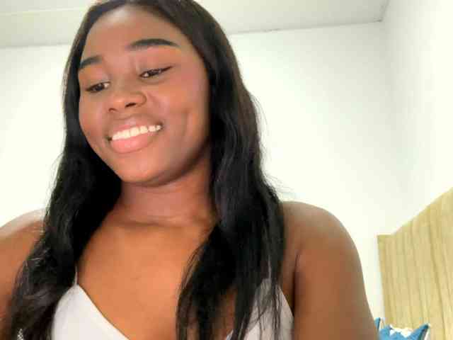 Sara_muscle webcam