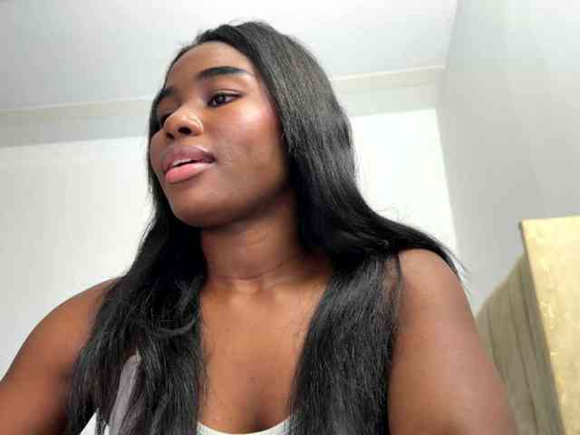 Sara_muscle webcam