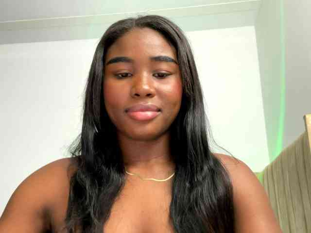 Sara_muscle webcam