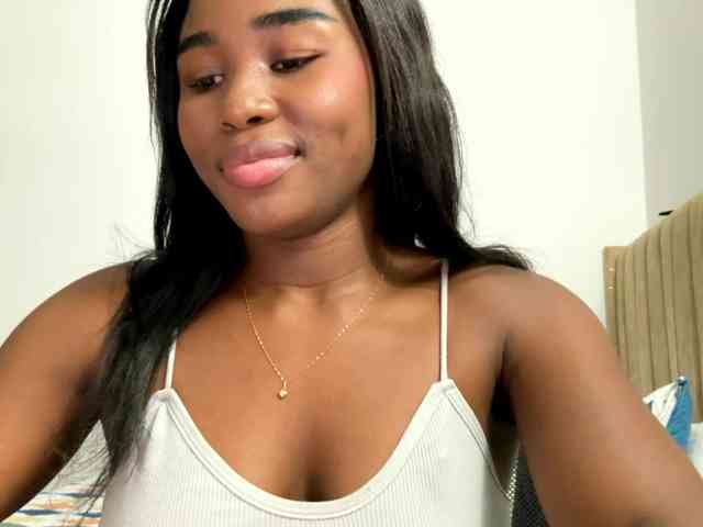 Sara_muscle webcam