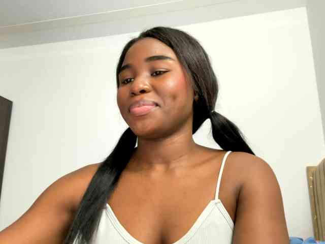 Sara_muscle webcam