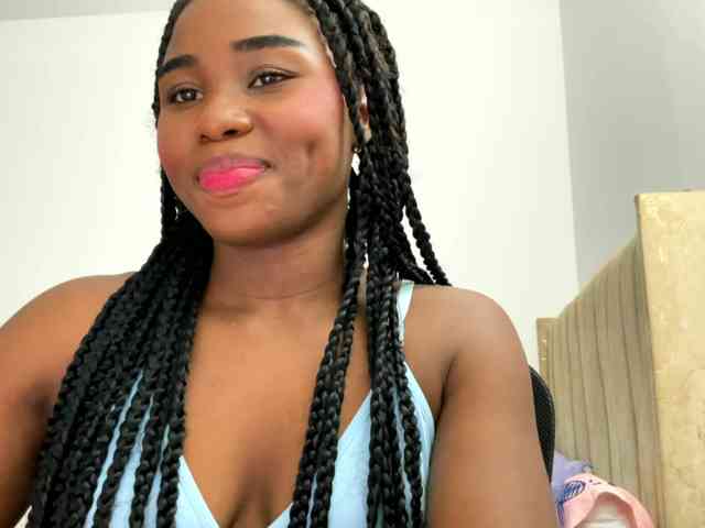 Sara_muscle webcam