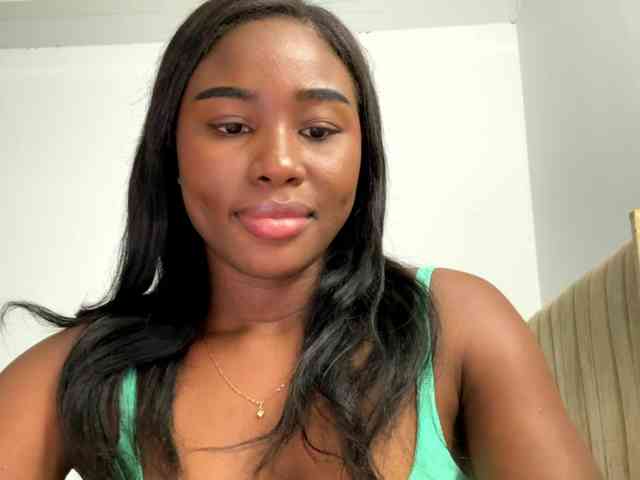 Sara_muscle webcam