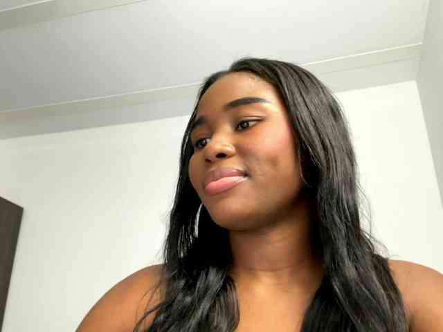 Sara_muscle webcam