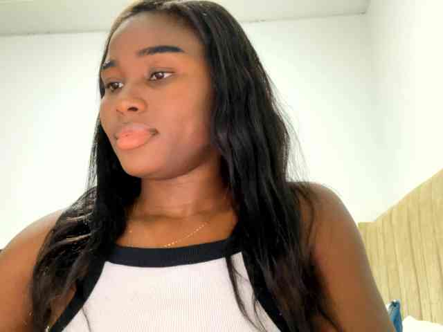 Sara_muscle webcam