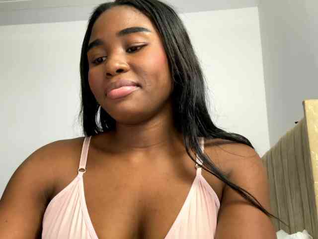 Sara_muscle webcam