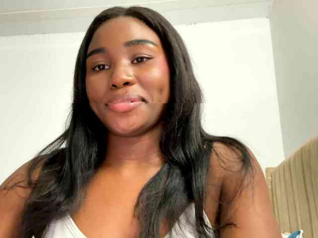Sara_muscle webcam