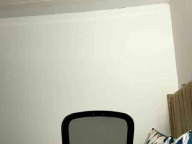 Sara_muscle webcam