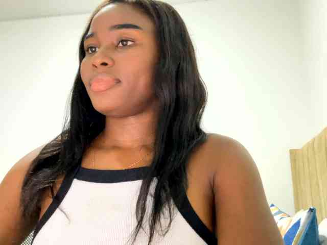 Sara_muscle webcam