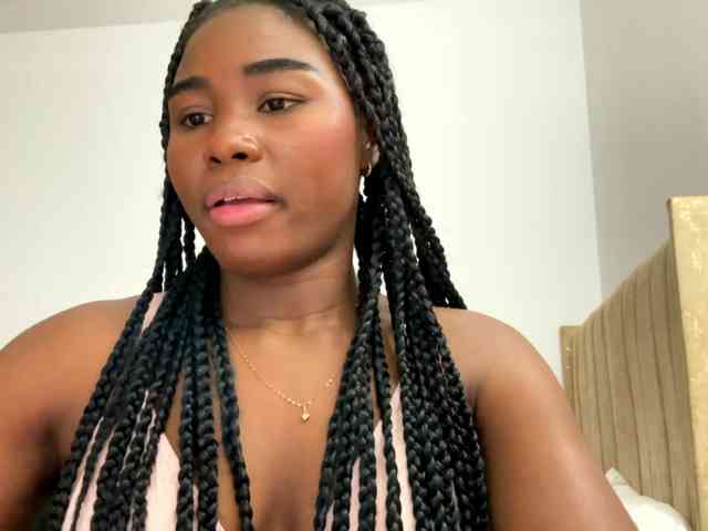 Sara_muscle webcam