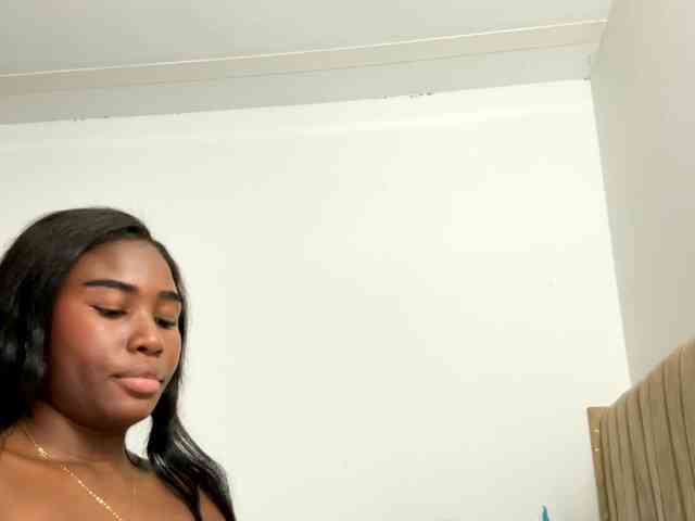 Sara_muscle webcam