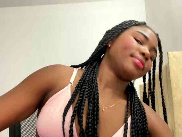 Sara_muscle webcam