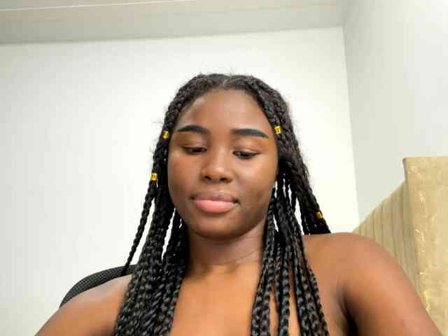 Sara_muscle webcam