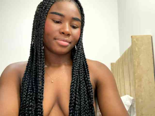 Sara_muscle webcam