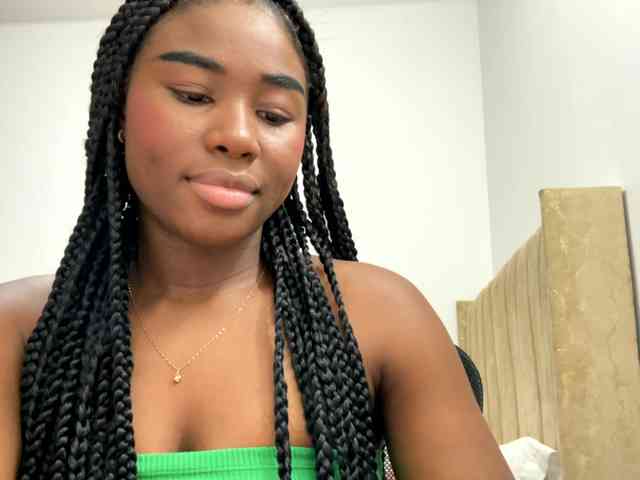Sara_muscle webcam