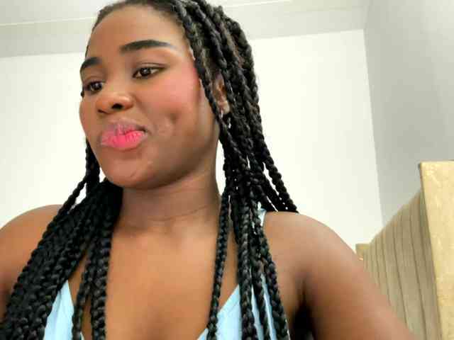 Sara_muscle webcam