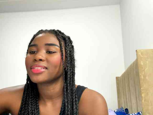 Sara_muscle webcam