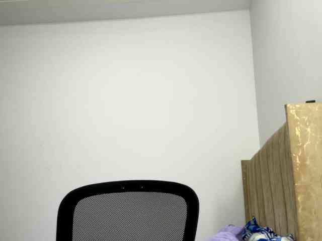 Sara_muscle webcam