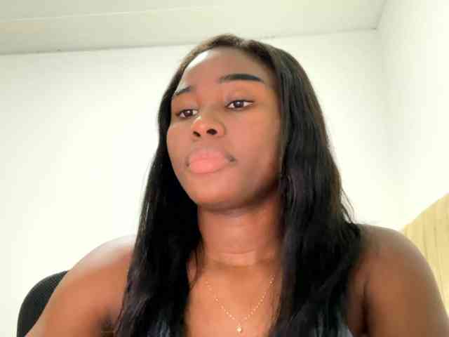 Sara_muscle webcam