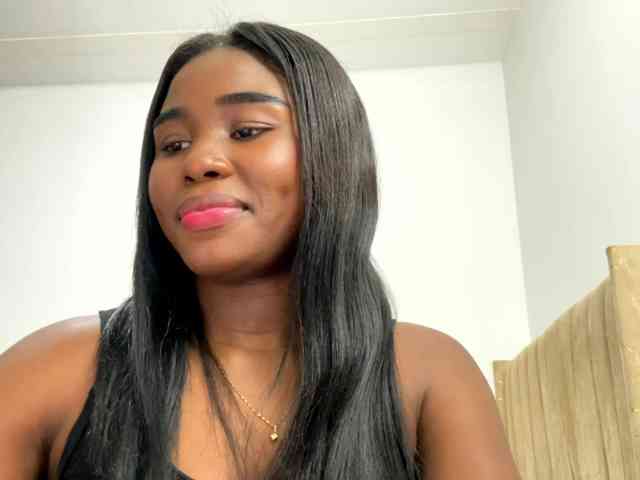 Sara_muscle webcam