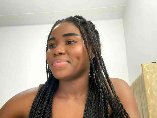 Sara_muscle webcam