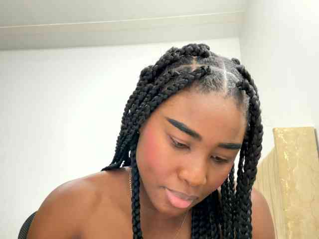 Sara_muscle webcam