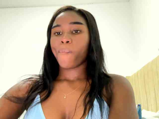 Sara_muscle webcam