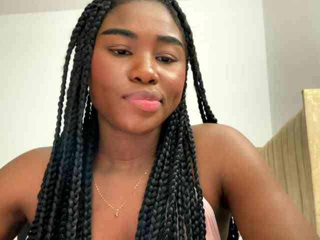 Sara_muscle webcam