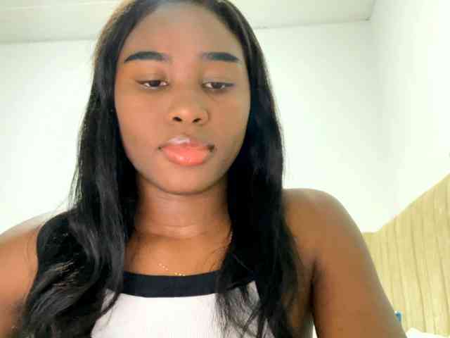 Sara_muscle webcam
