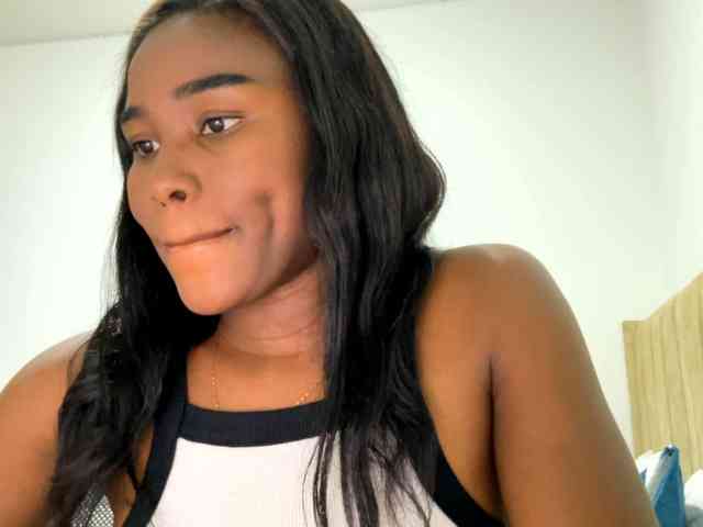 Sara_muscle webcam