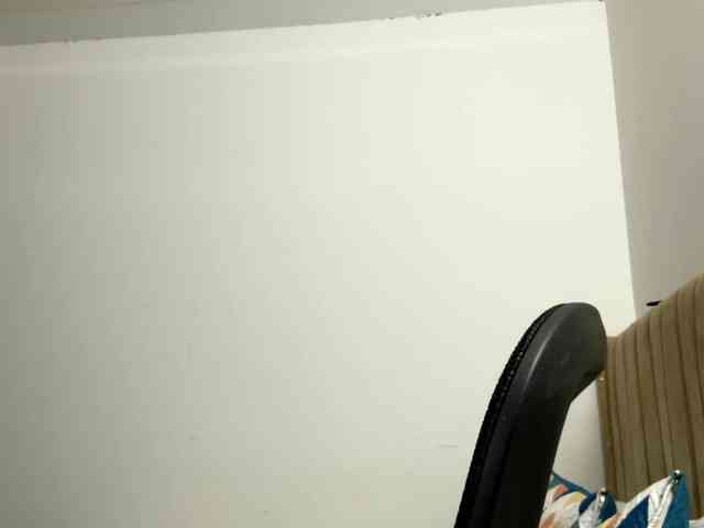 Sara_muscle webcam