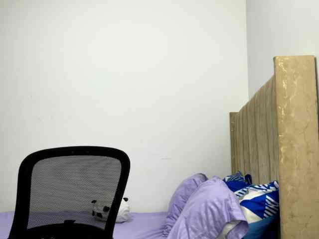 Sara_muscle webcam