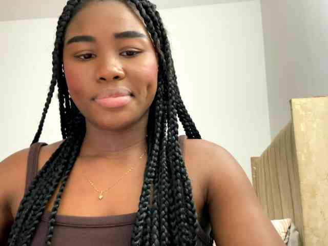 Sara_muscle webcam