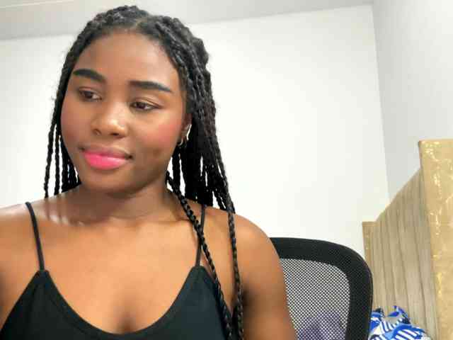 Sara_muscle webcam