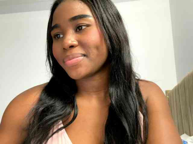 Sara_muscle webcam