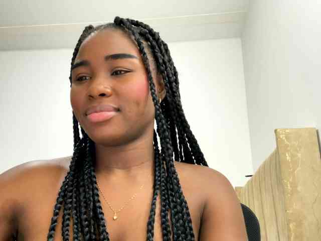 Sara_muscle webcam