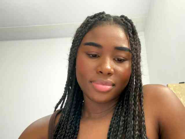 Sara_muscle webcam