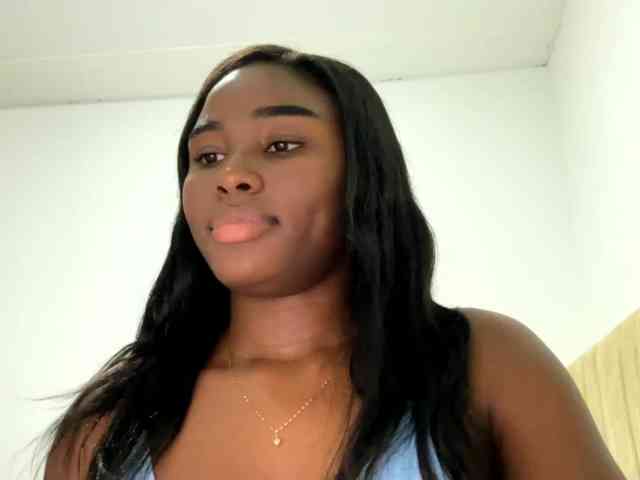 Sara_muscle webcam