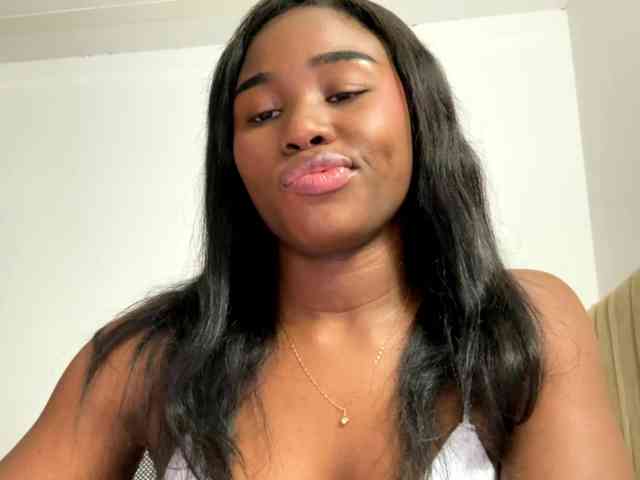 Sara_muscle webcam