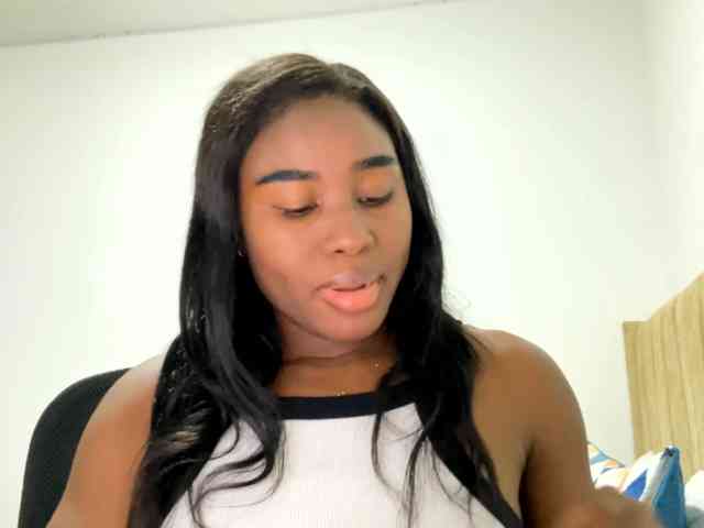Sara_muscle webcam