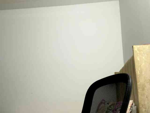Sara_muscle webcam