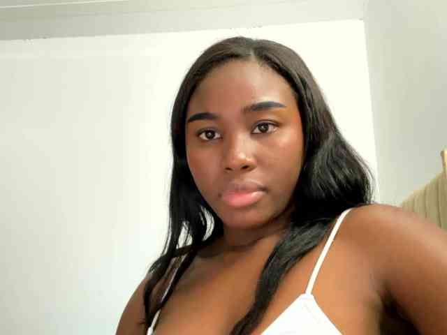 Sara_muscle webcam