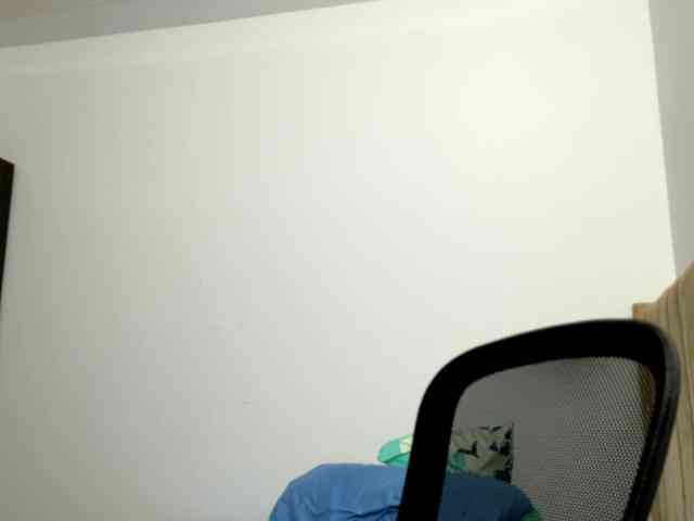 Sara_muscle webcam
