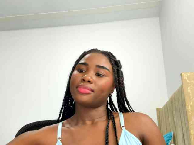 Sara_muscle webcam
