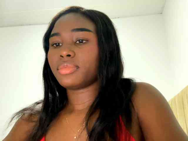 Sara_muscle webcam