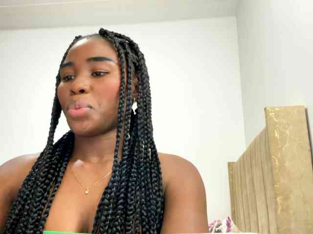 Sara_muscle webcam