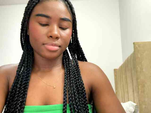 Sara_muscle webcam