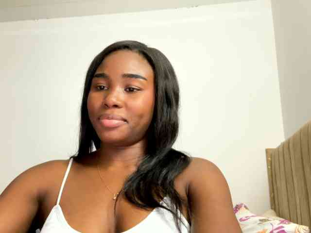 Sara_muscle webcam