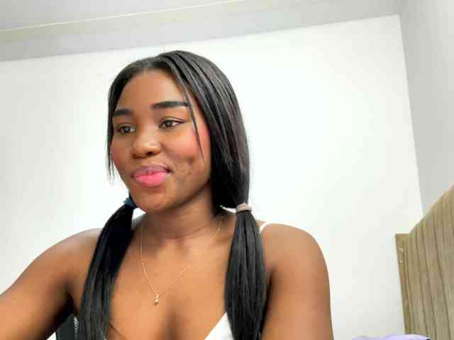 Sara_muscle webcam